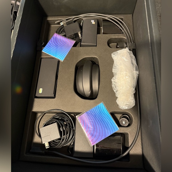 Valve Index PC And Console Virtual Reality VR Headset Full Kit - Black - Picture 4 of 9